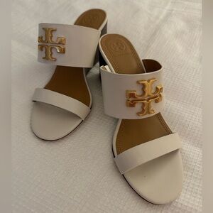 NWOT Tory Burch Whit Leather Heels- Size 7